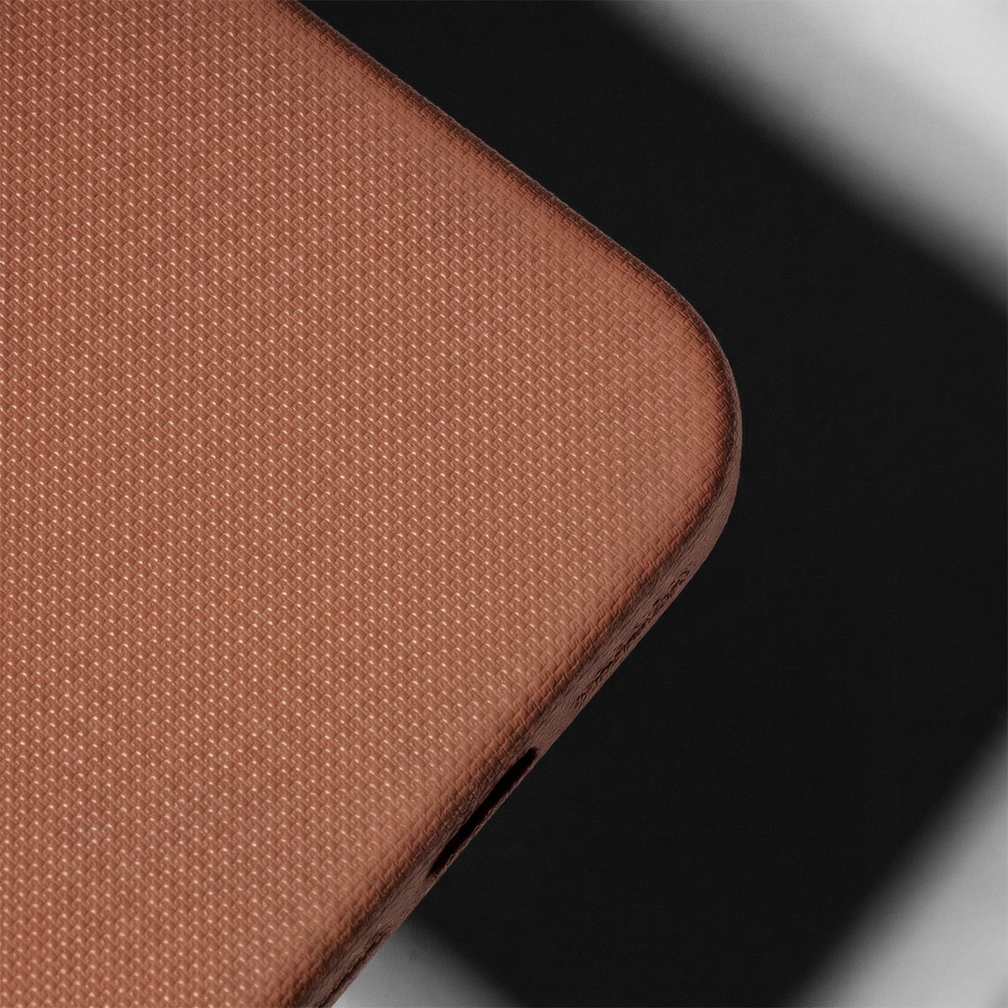 Etteri Elegant Mag case for iPhone 17 Pro Max 6,9" Brown